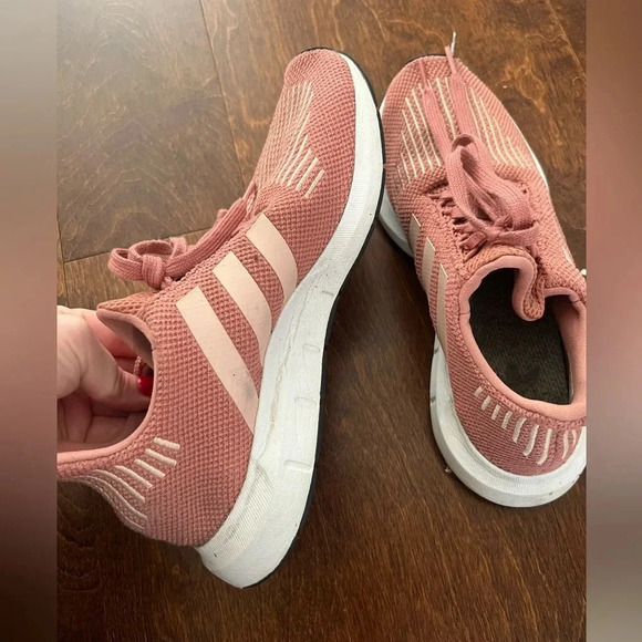 Woman’s Pink Adidas sneakers - Picture 2 of 7